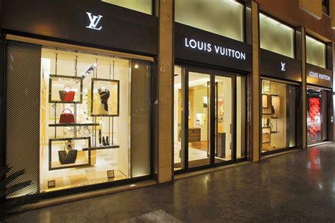 palermo rapina louis vuitton|Louis Vuitton Palermo Store in Palermo, Italy .